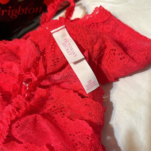 Victoria’s Secret Lace Teddy - Picture 5 of 5